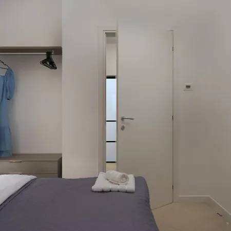 Cala Sonriso For 8 People Near Pula With Heated Pool & Sea View Villa