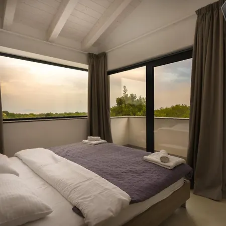 Villa Cala Sonriso For 8 People Near Pula With Heated Pool & Sea View