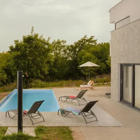 Cala Sonriso For 8 People Near Pula With Heated Pool & Sea View
